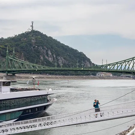 Very - Comfy - New Βουδαπέστη