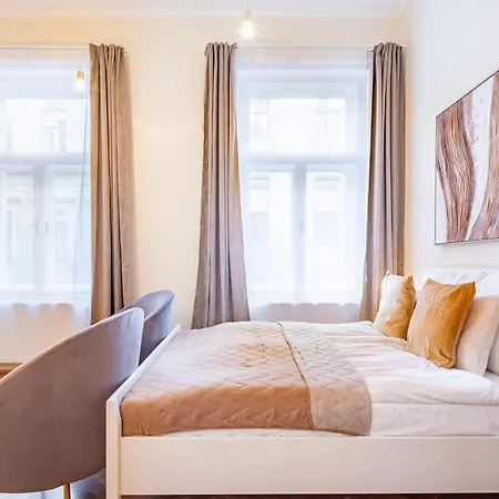 Very - Comfy - New Budapest