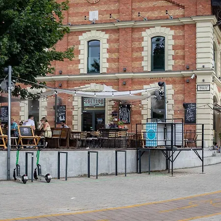 Very - Comfy - New * Budapest