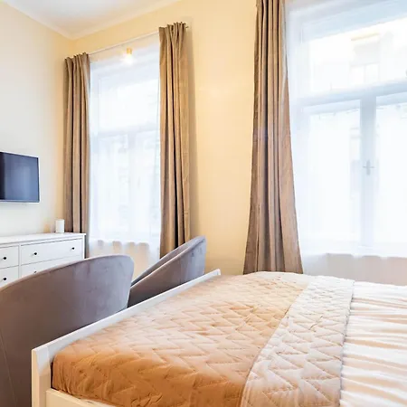 Very - Comfy - New * Budapest