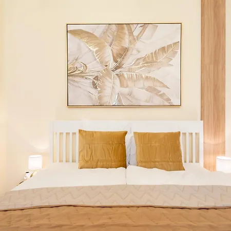 Very - Comfy - New Budapest