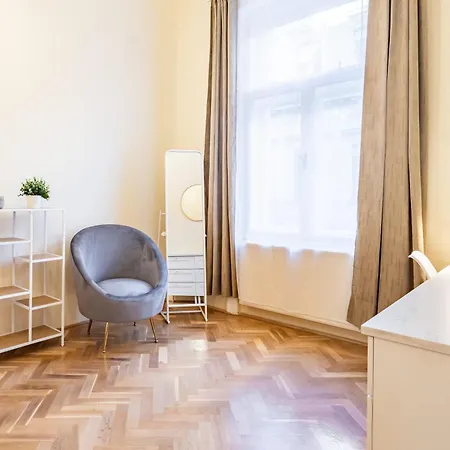 Very - Comfy - New Budapest
