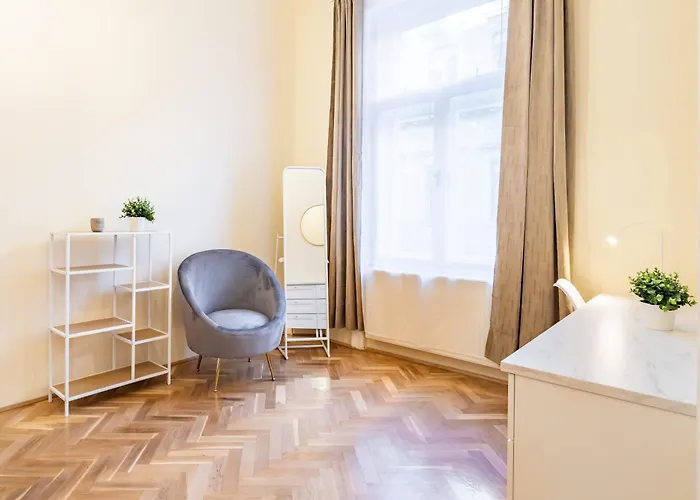 Very - Comfy - New Budapest