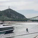 Very - Comfy - New Budapest