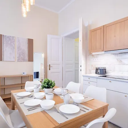 Апартаменты Very - Comfy - New