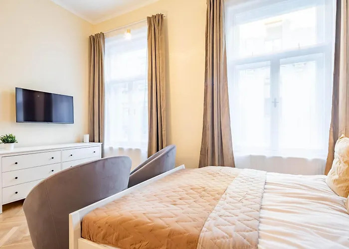 Very - Comfy - New * Budapeste
