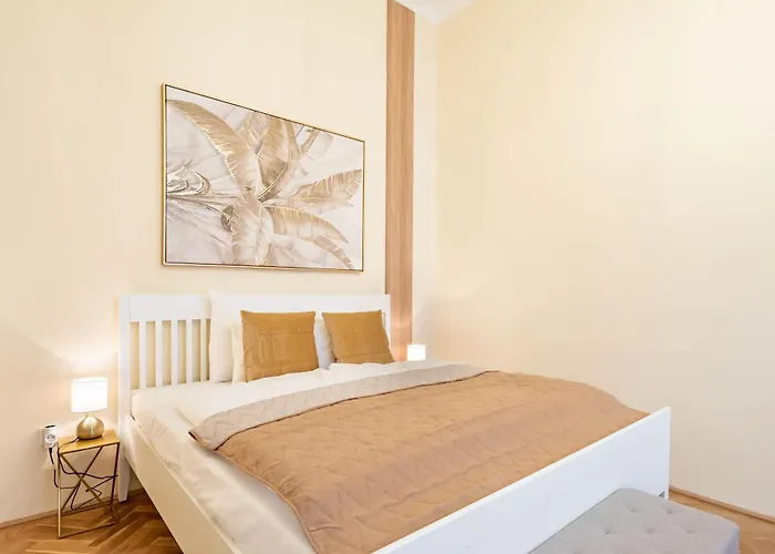 Very - Comfy - New Budapeste